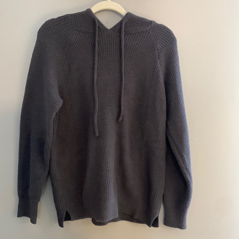 Maurice’s grey hooded sweater size medium